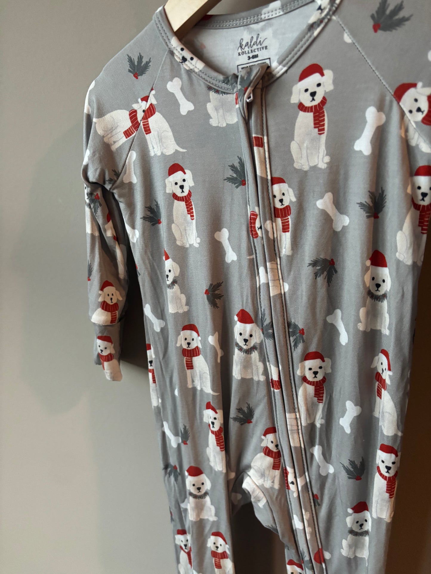 santa paws kaldi bamboo pajamas // ZIPPY or LONG-SLEEVE TWO-PIECE SET