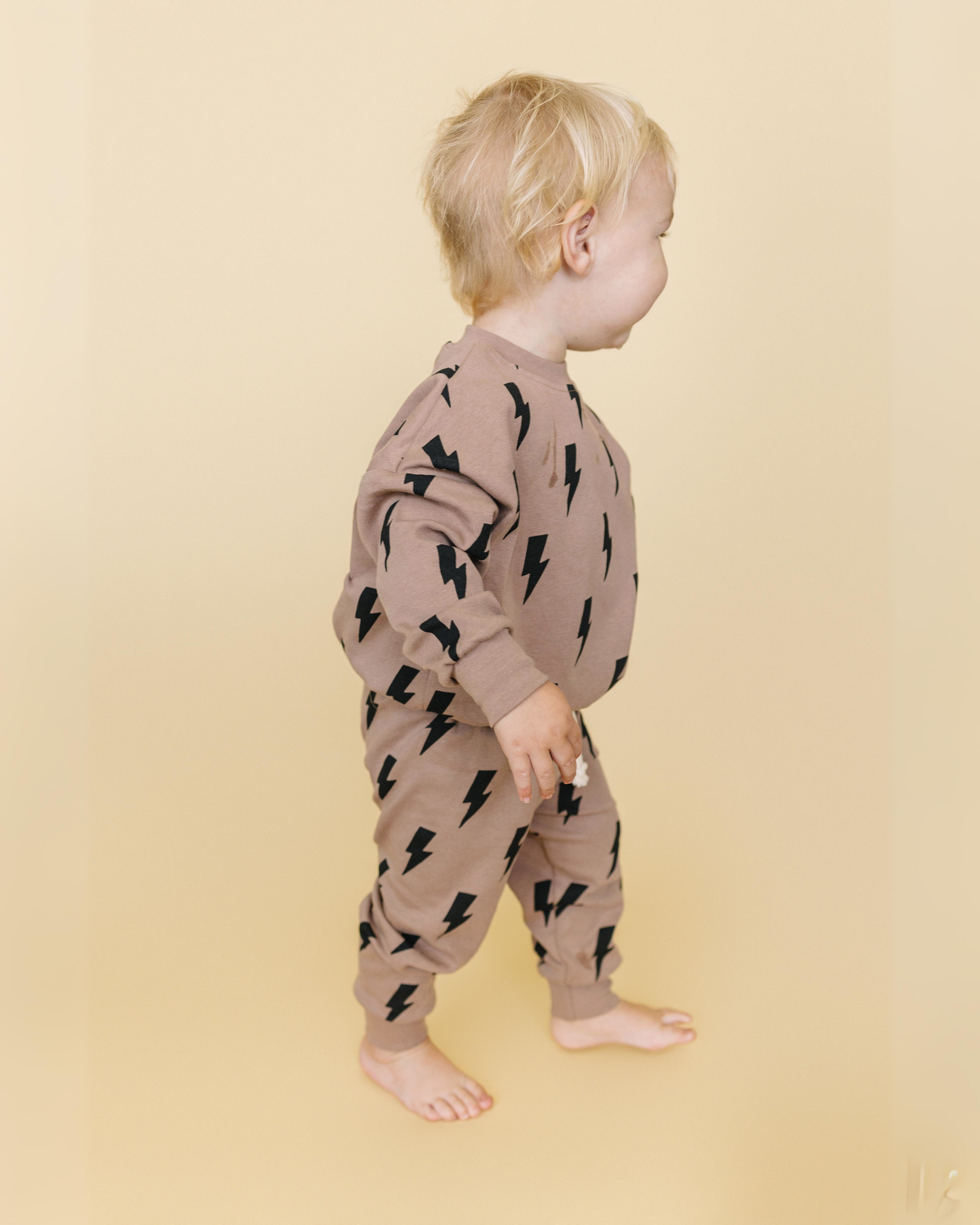 jogger set // mocha bolts (available in extended sizing up to 8/9)