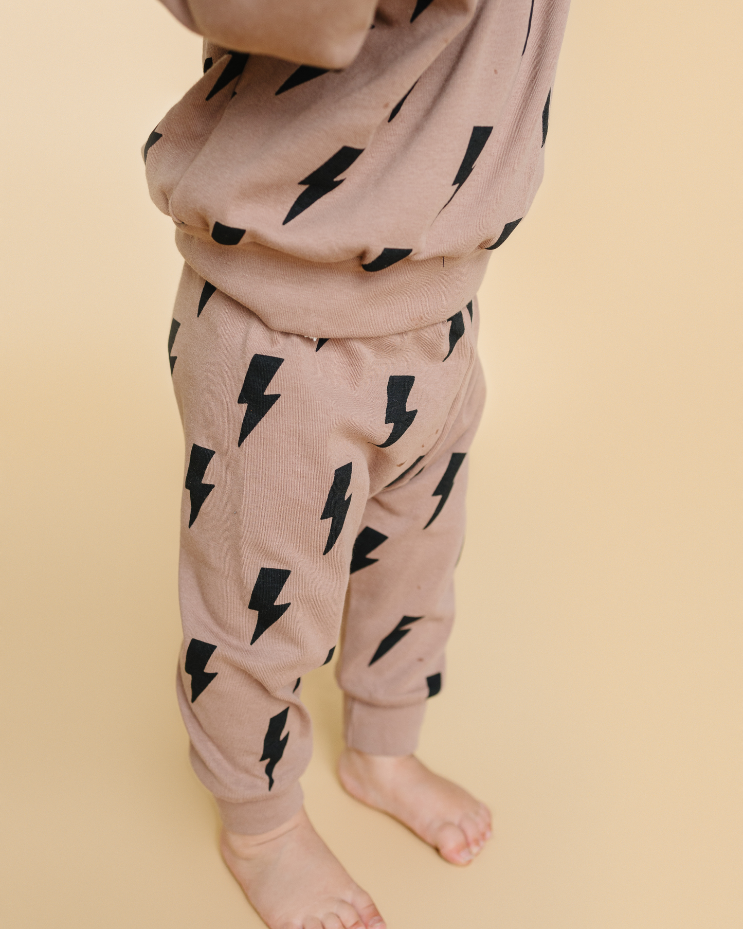 jogger set // mocha bolts (available in extended sizing up to 8/9)