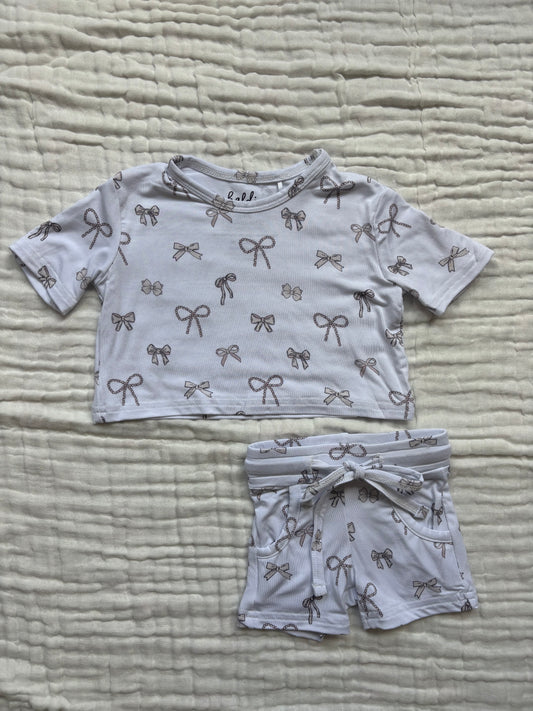 kaldi bamboo lounge set // neutral bows