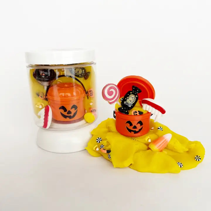 trick or treat mini dough-to-go play kit