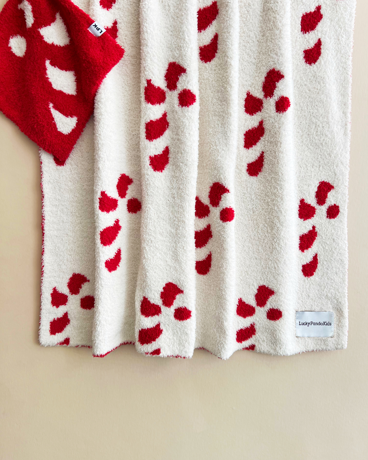 buttery soft blanket // candy cane
