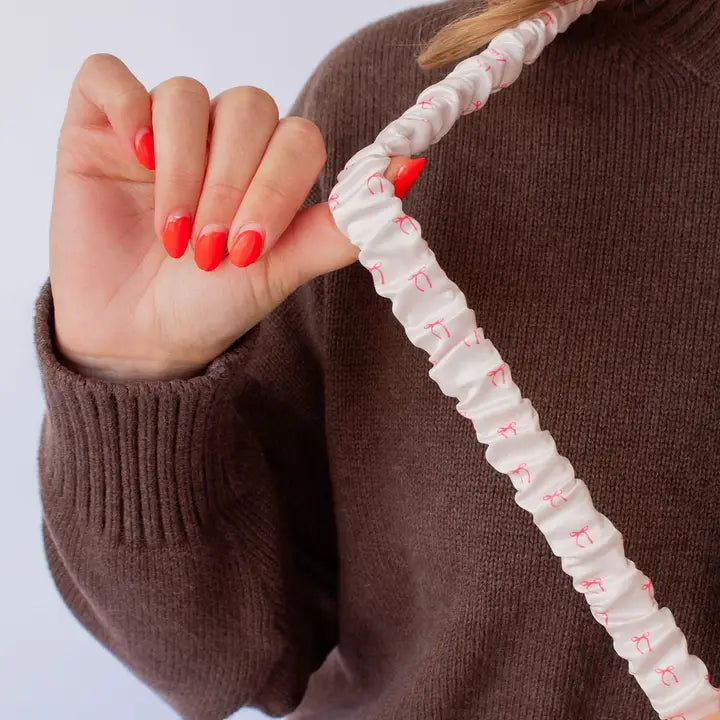 scrunched fabric lanyard keychain // pink bows