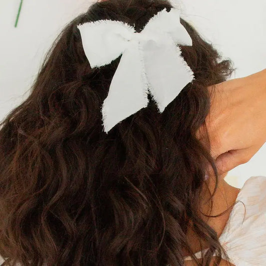 frayed edge bow clip // white