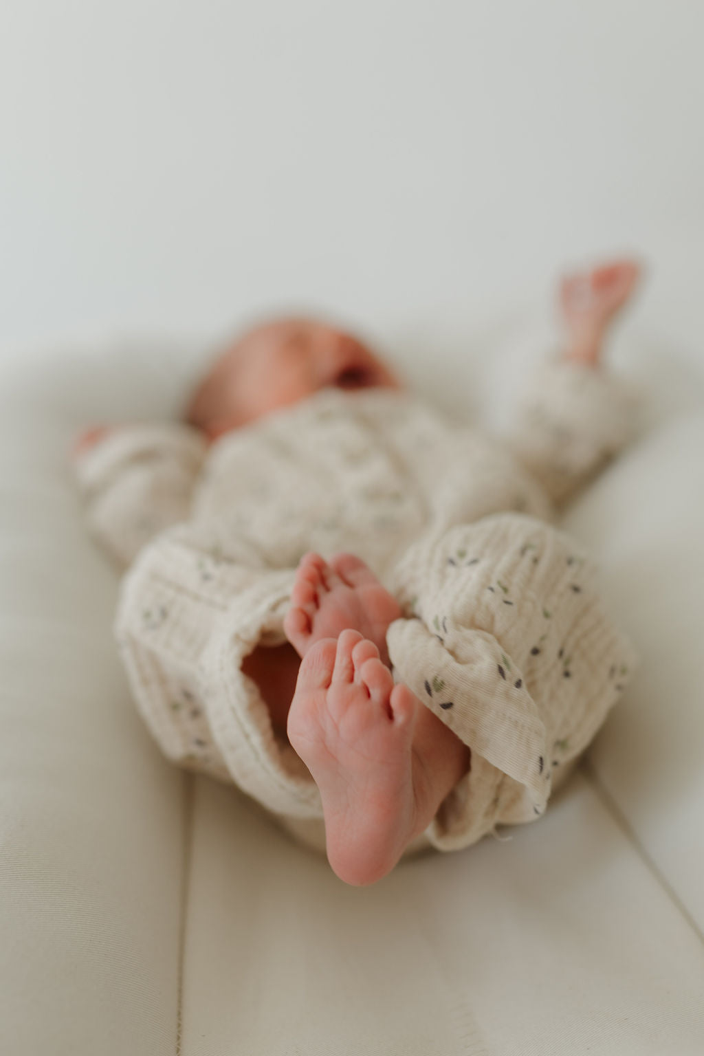 long-sleeve muslin romper // flora (comes in mama match)