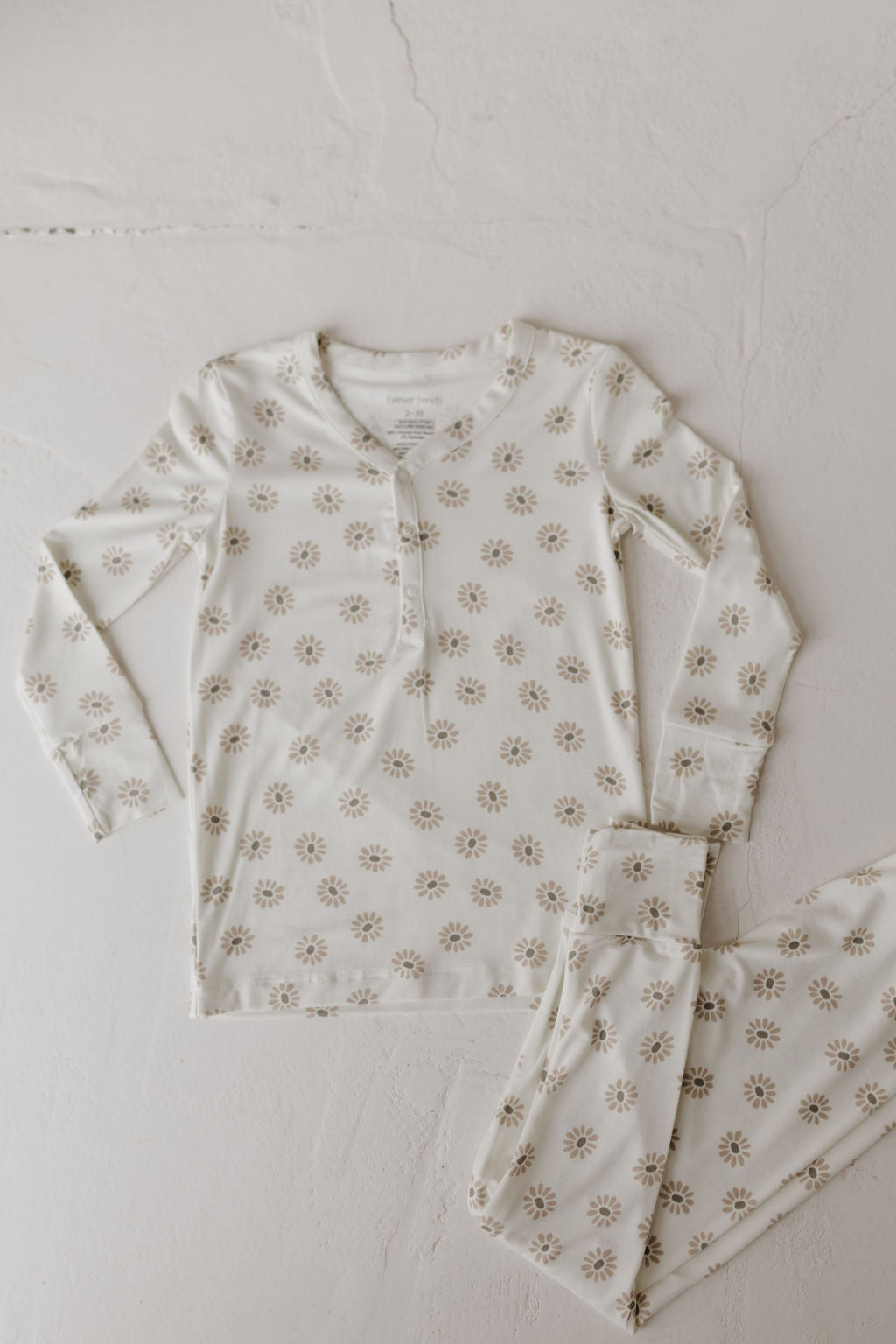 daisy fields bamboo pajamas // LONG-SLEEVE TWO-PIECE SET (comes up to size 10/12)