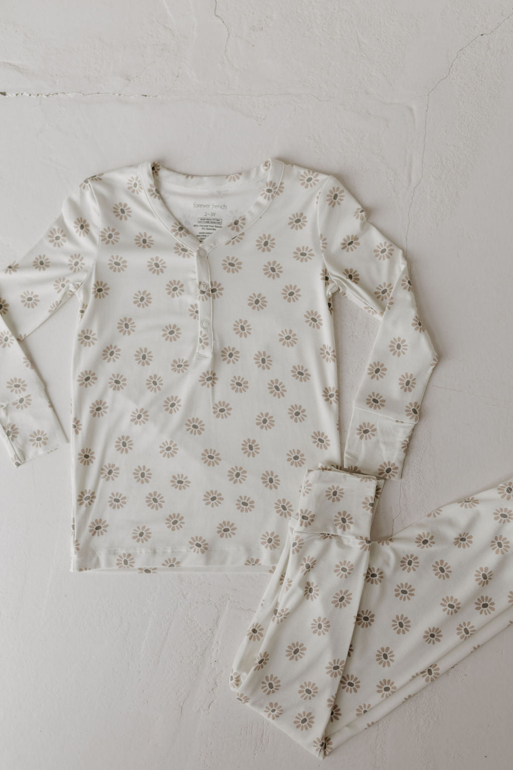 daisy fields bamboo pajamas // LONG-SLEEVE TWO-PIECE SET (comes up to size 10/12)