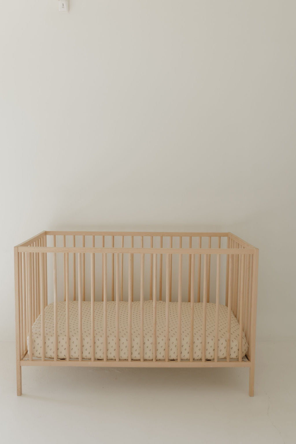 muslin crib sheet // flora