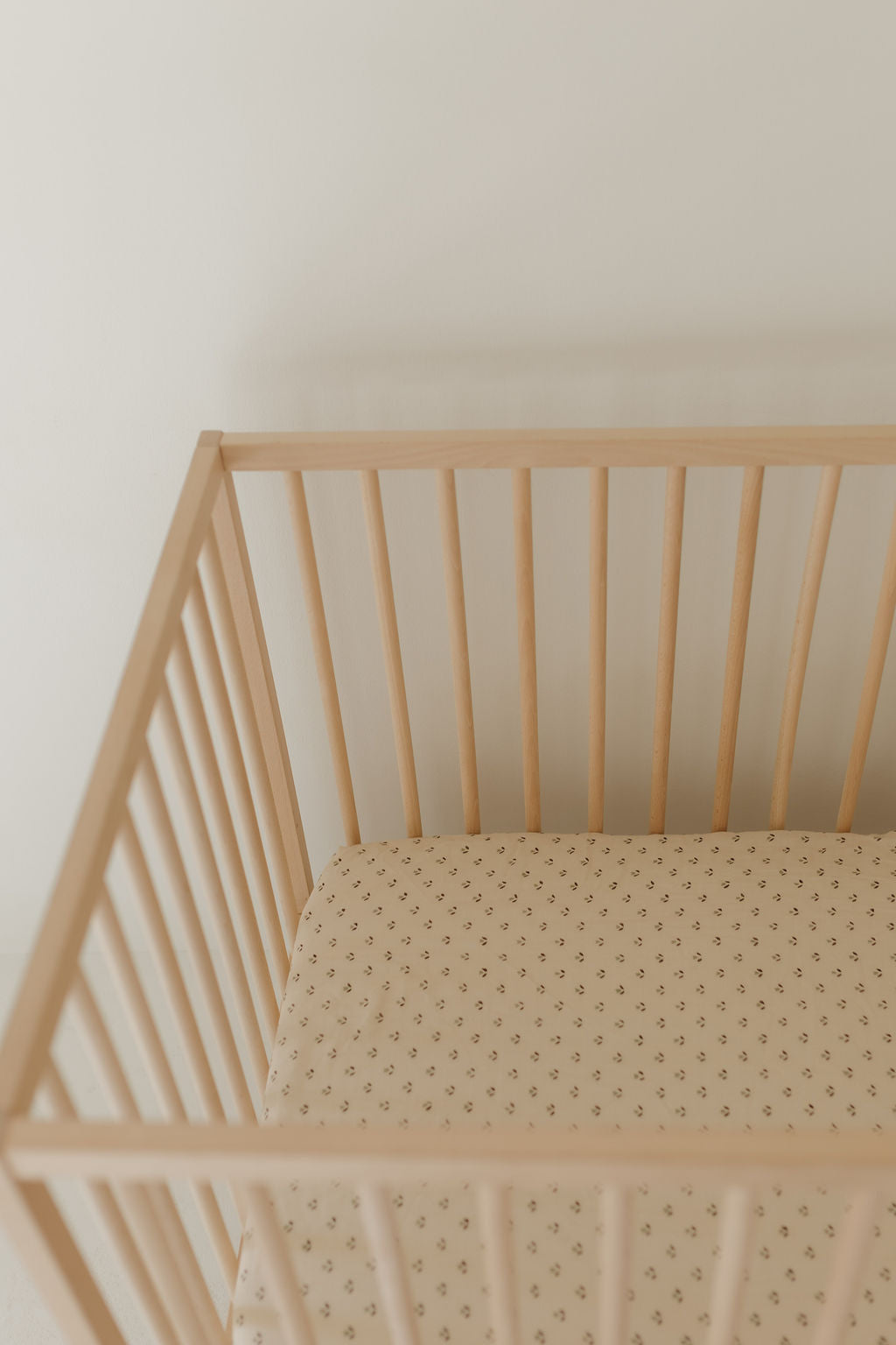 muslin crib sheet // flora