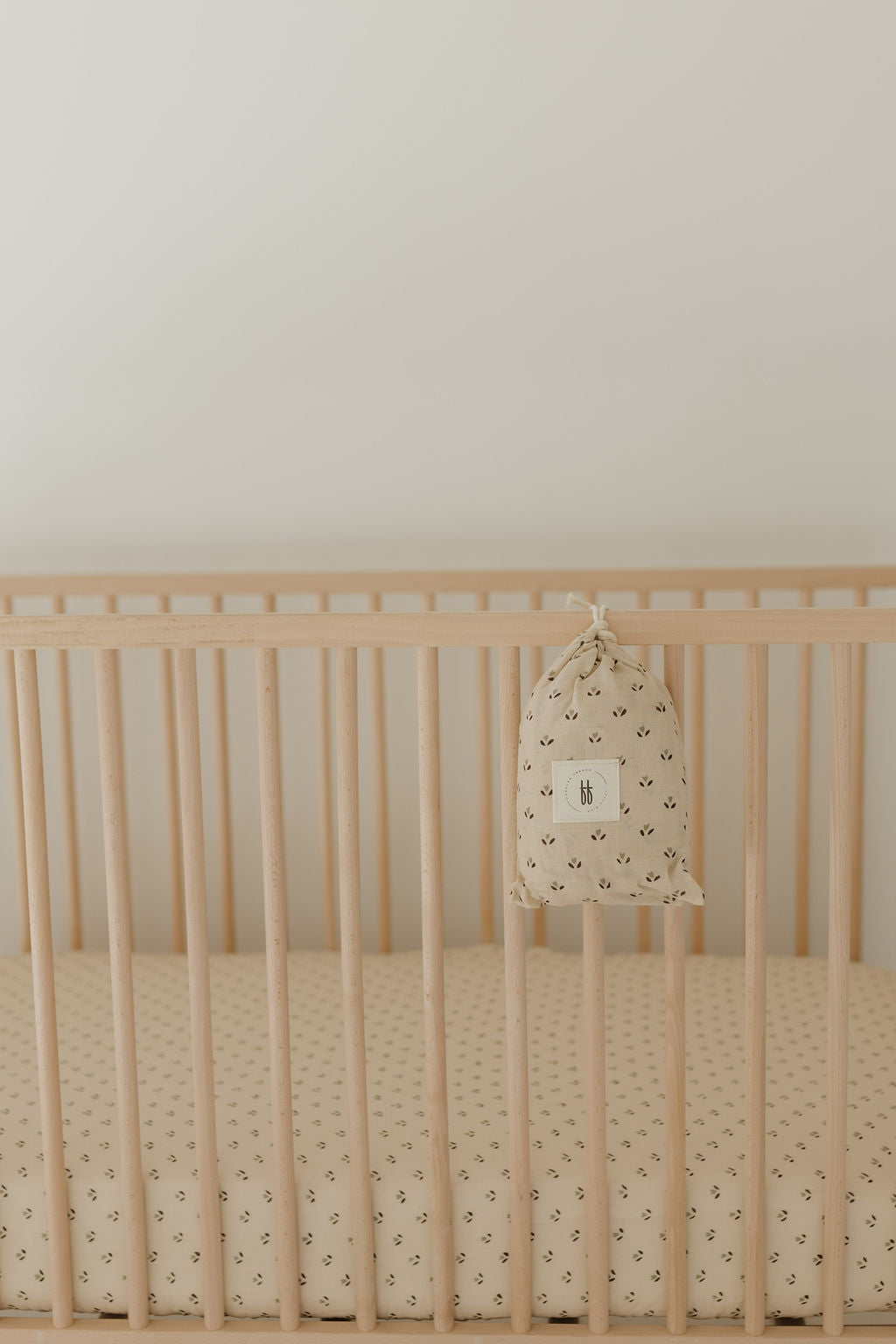 muslin crib sheet // flora