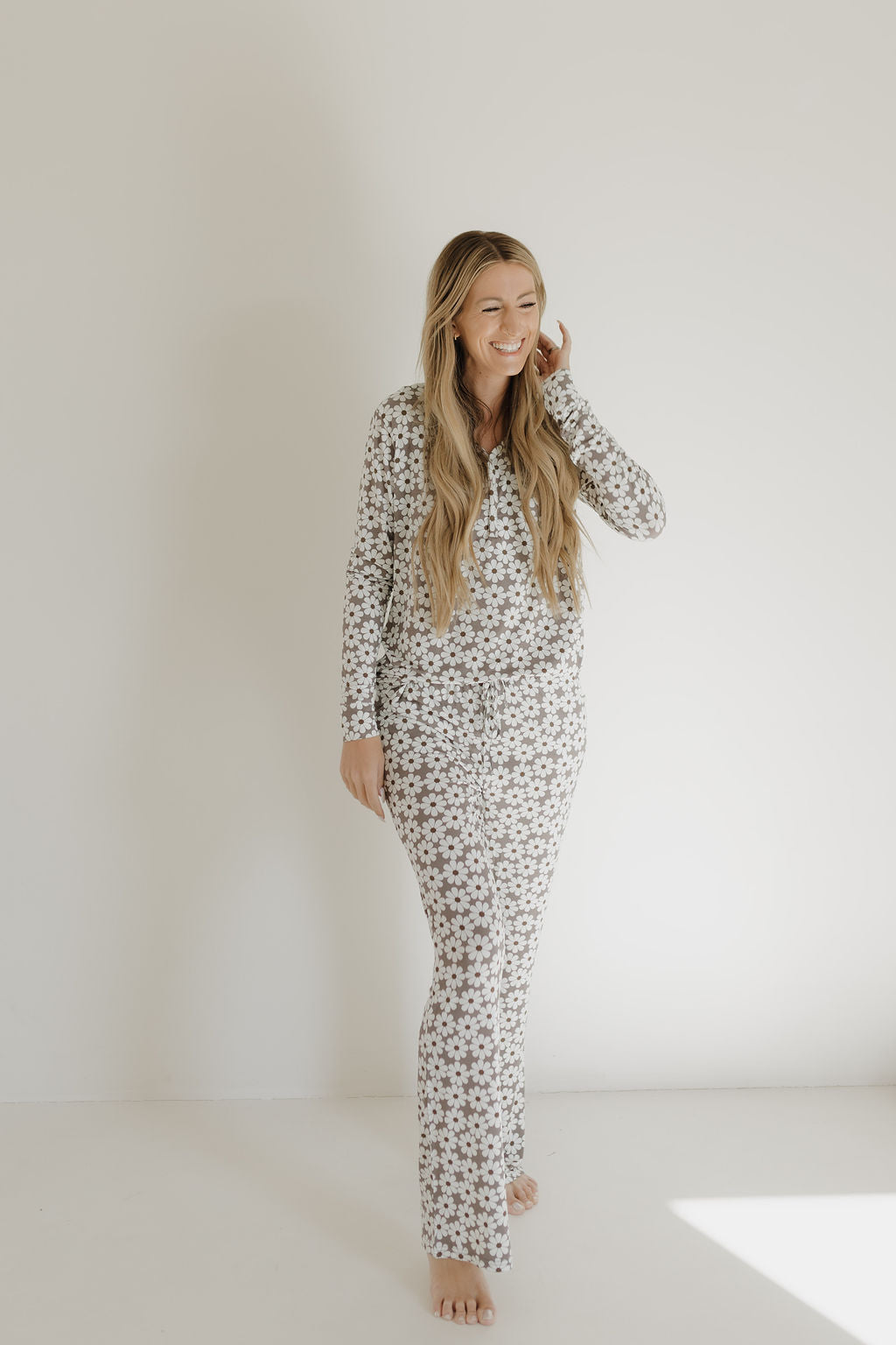 women's bamboo pajamas // neutral flowers