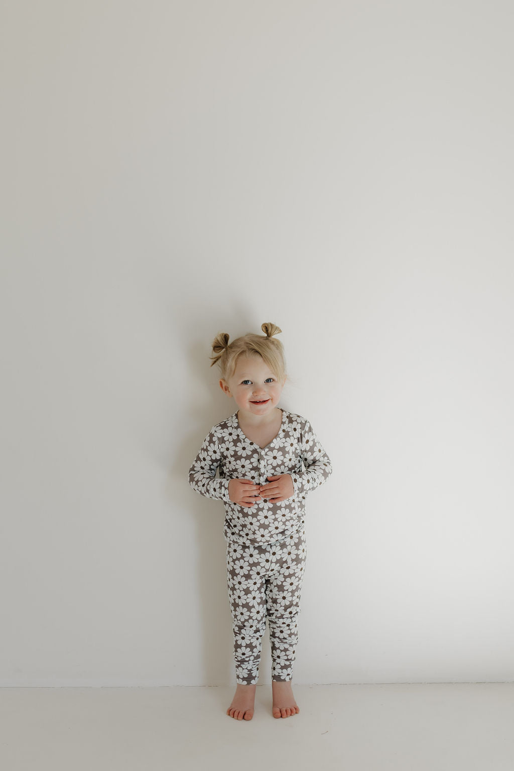 neutral flowers bamboo pajamas // LONG-SLEEVE TWO-PIECE SET (sizing up to 8/9)