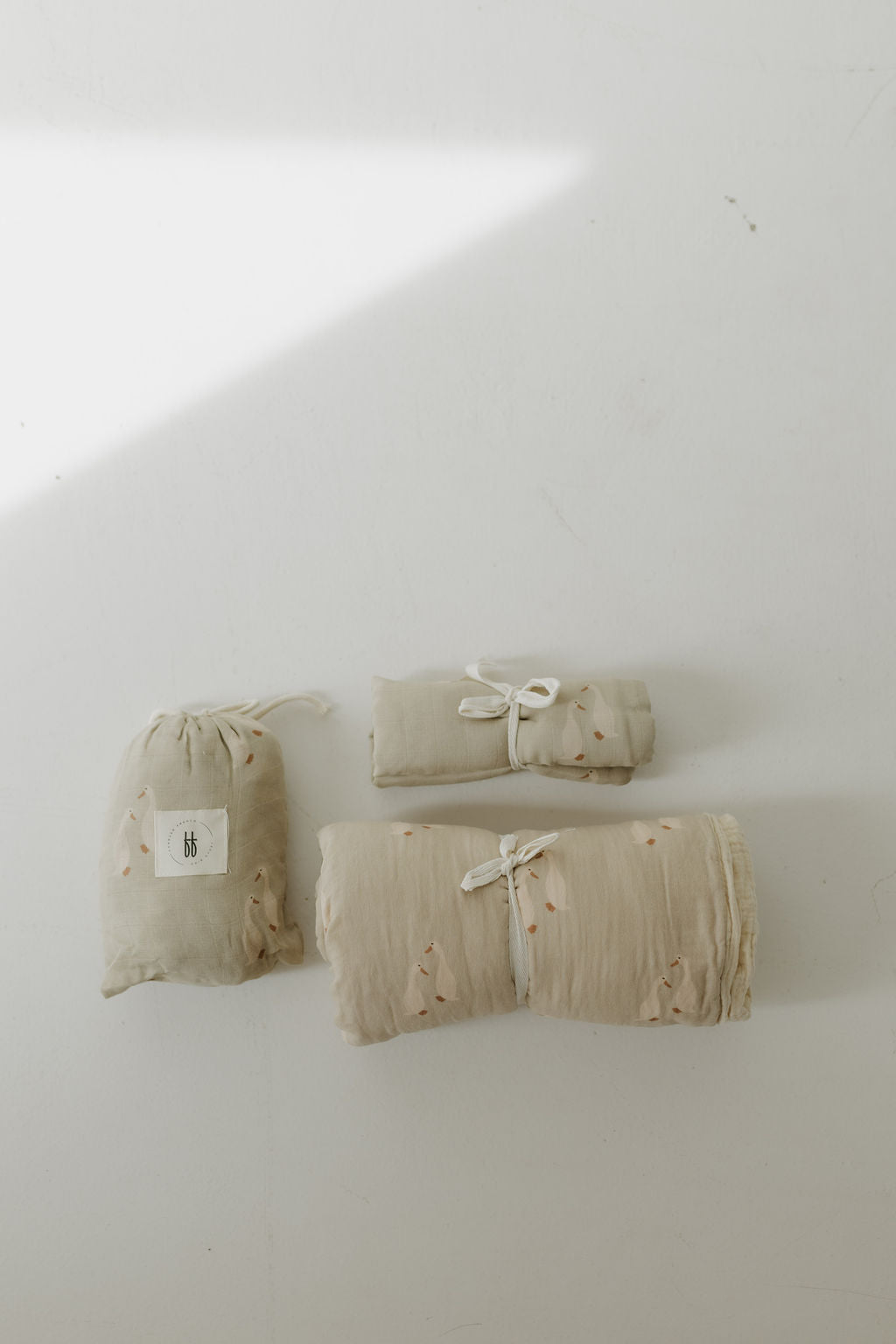 muslin swaddle // silly goose