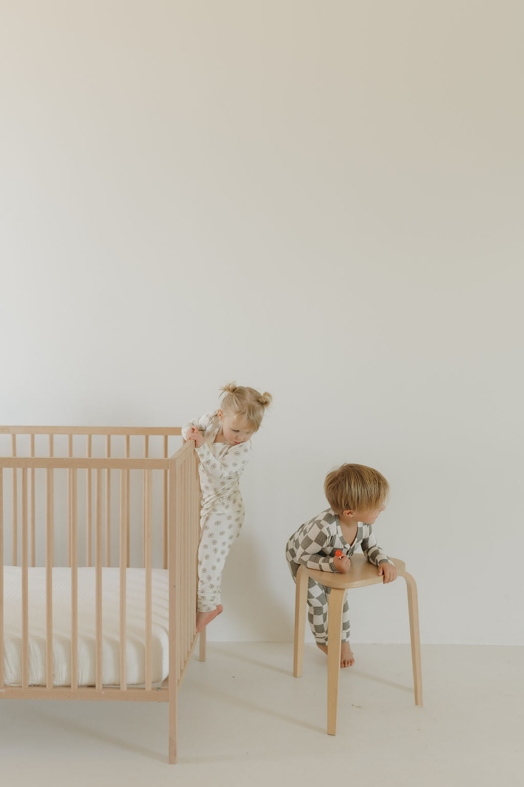 daisy fields bamboo pajamas // LONG-SLEEVE TWO-PIECE SET (comes up to size 10/12)