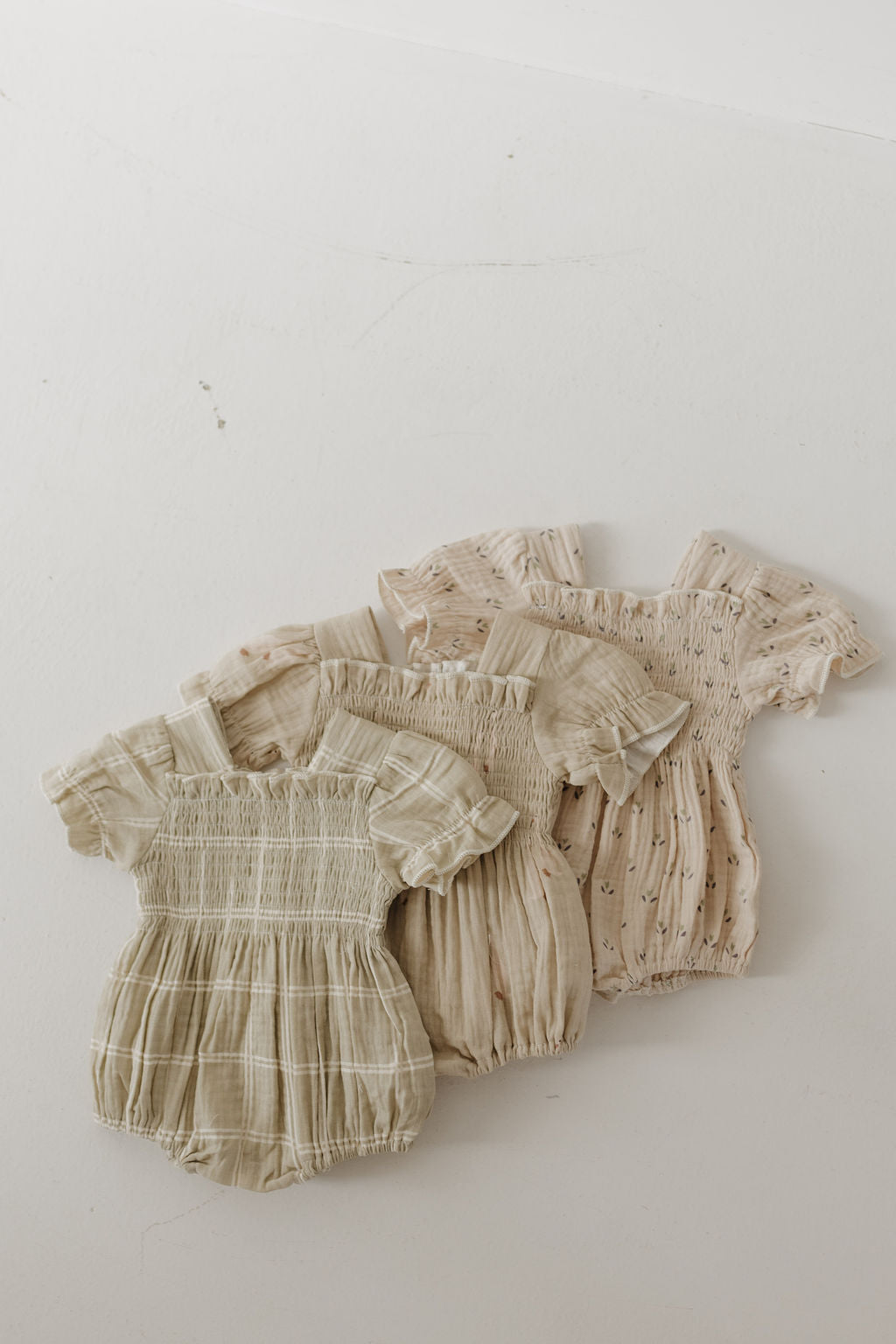 ruffle muslin romper // linen grid (comes in mama match)