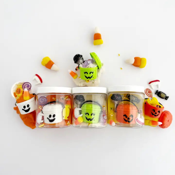 trick or treat mini dough-to-go play kit