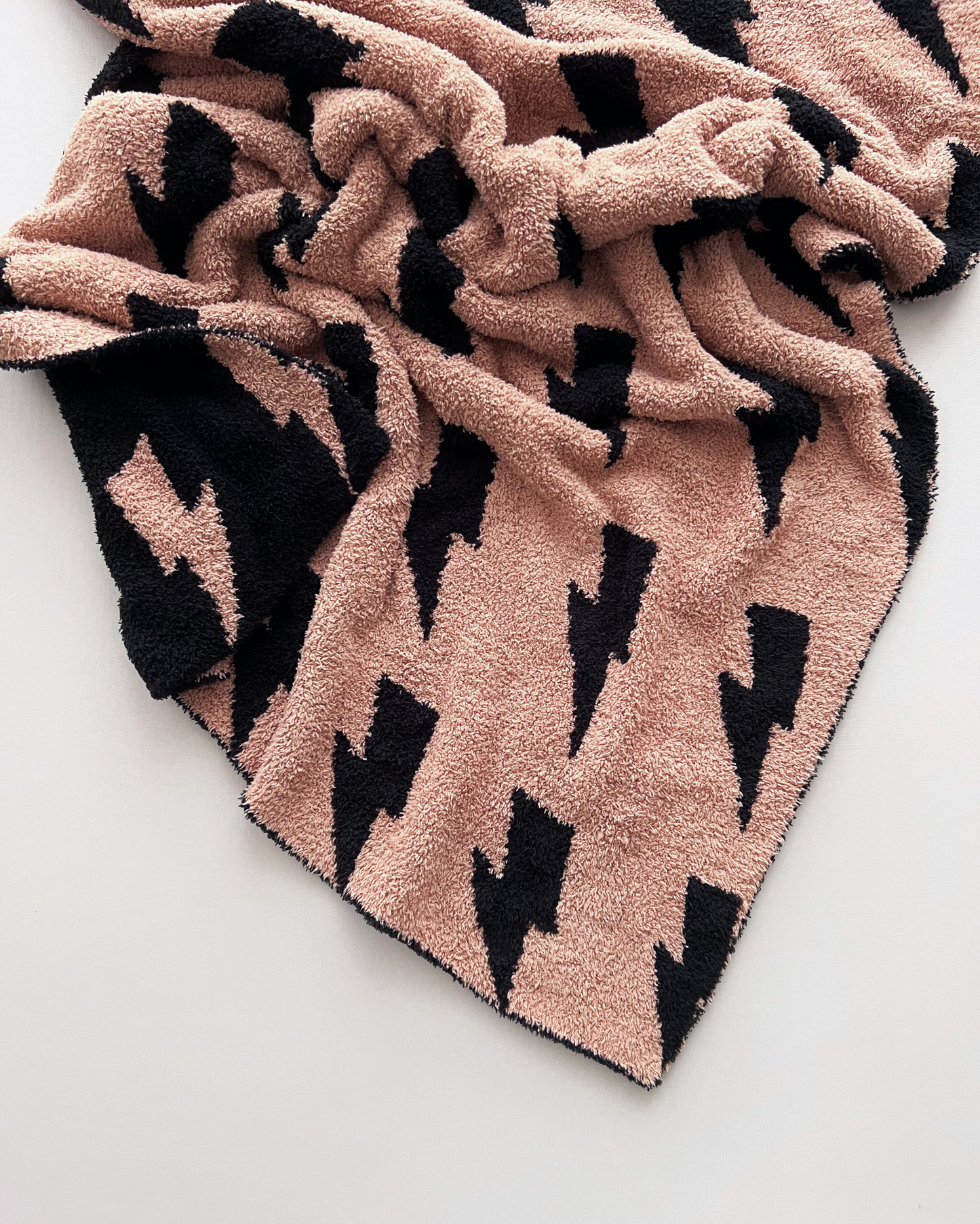 buttery-soft blanket // mocha lightning bolts