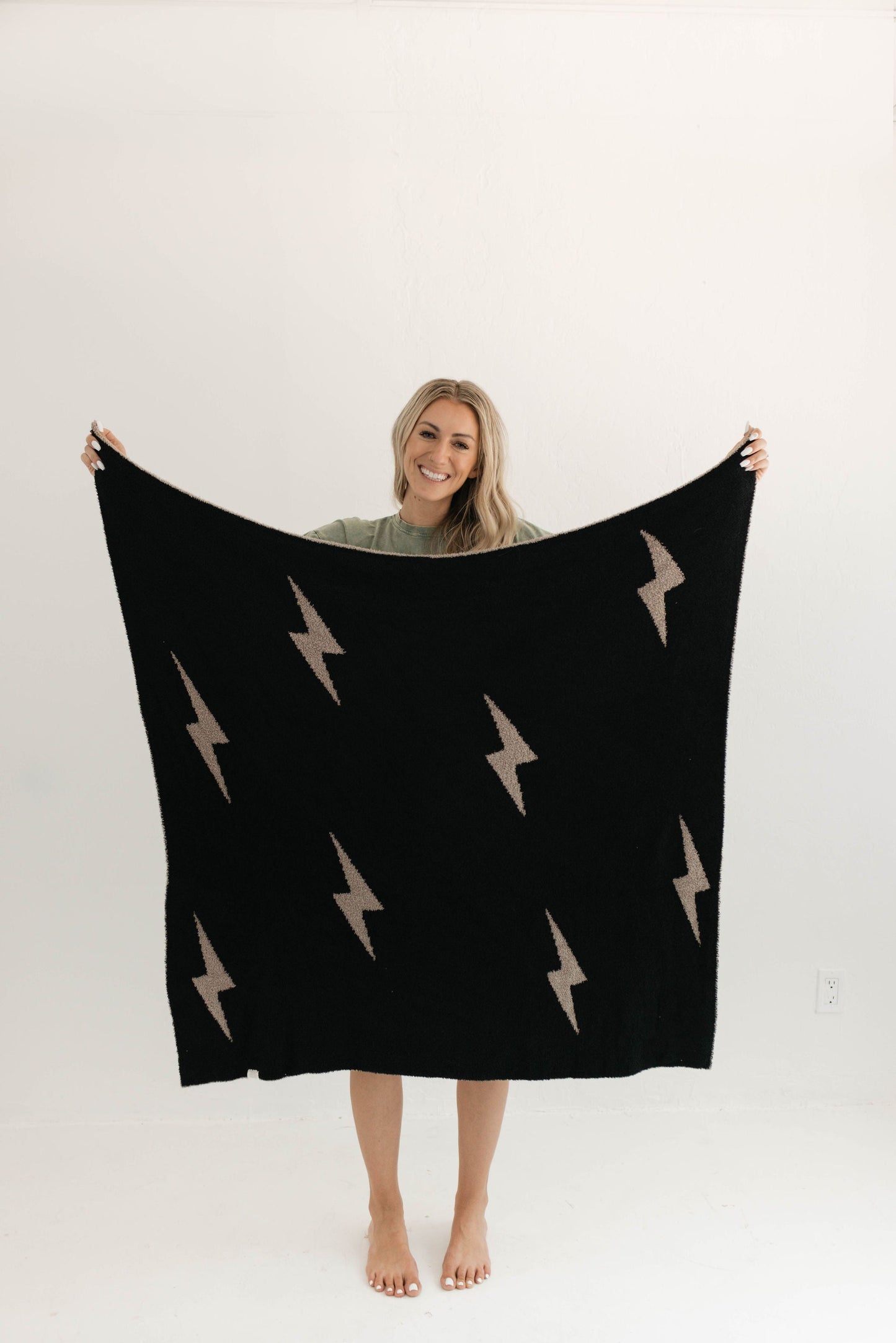 plush blanket // brown lightning bolt