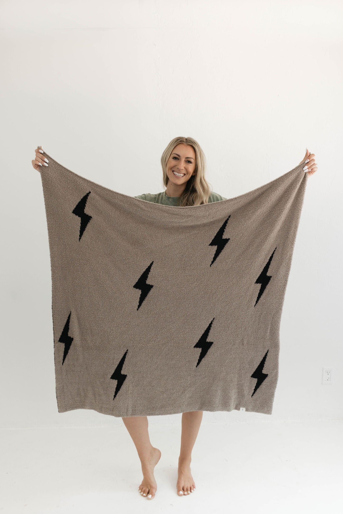 plush blanket // brown lightning bolt