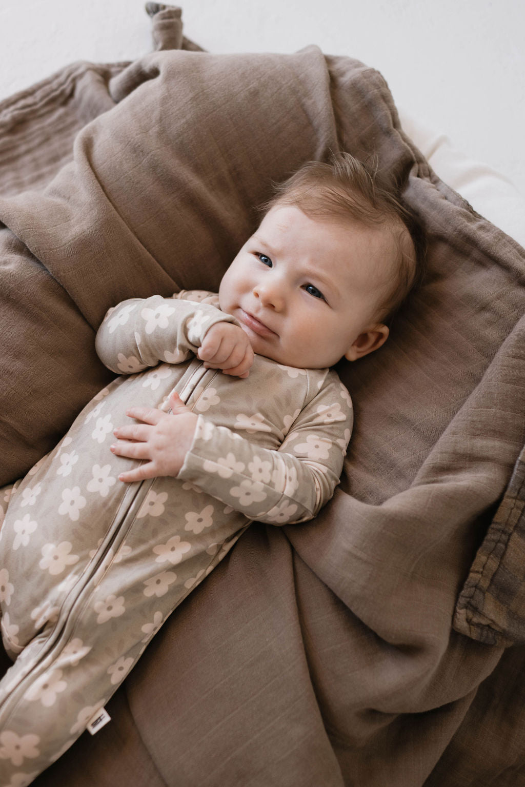 gray floral bamboo pajamas // ZIPPY