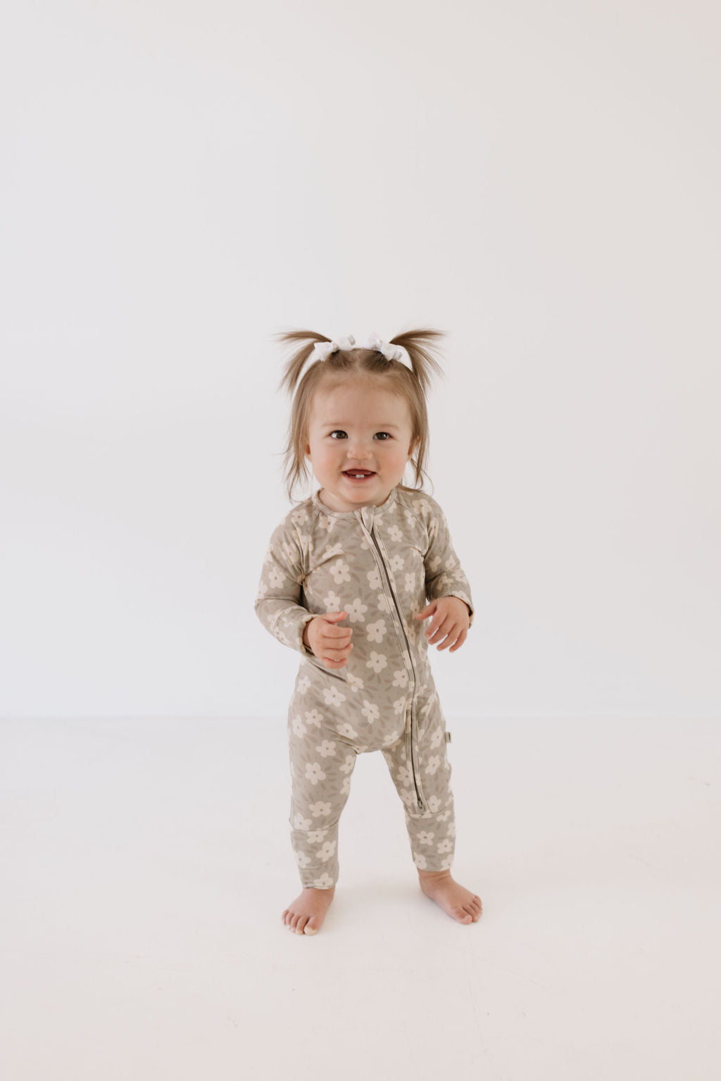 gray floral bamboo pajamas // ZIPPY