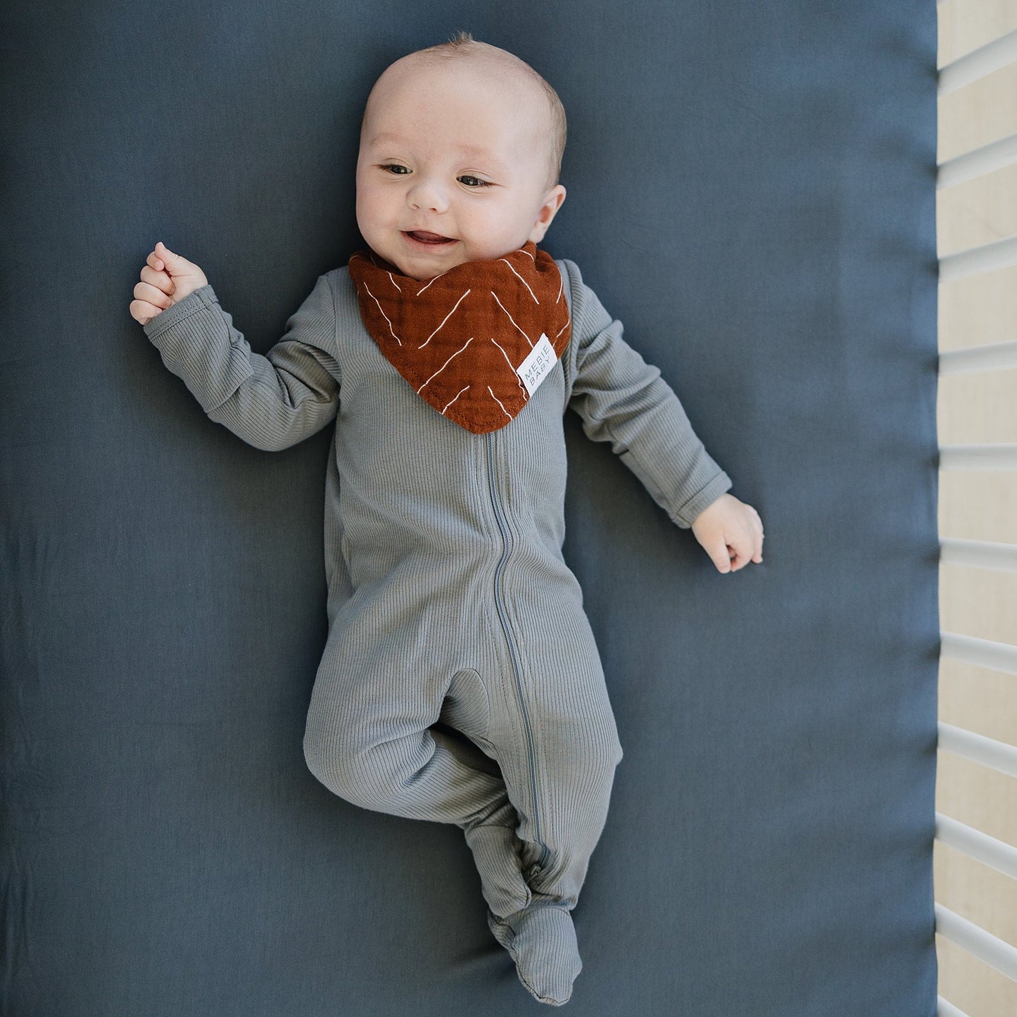 bamboo stretch crib sheet // charcoal
