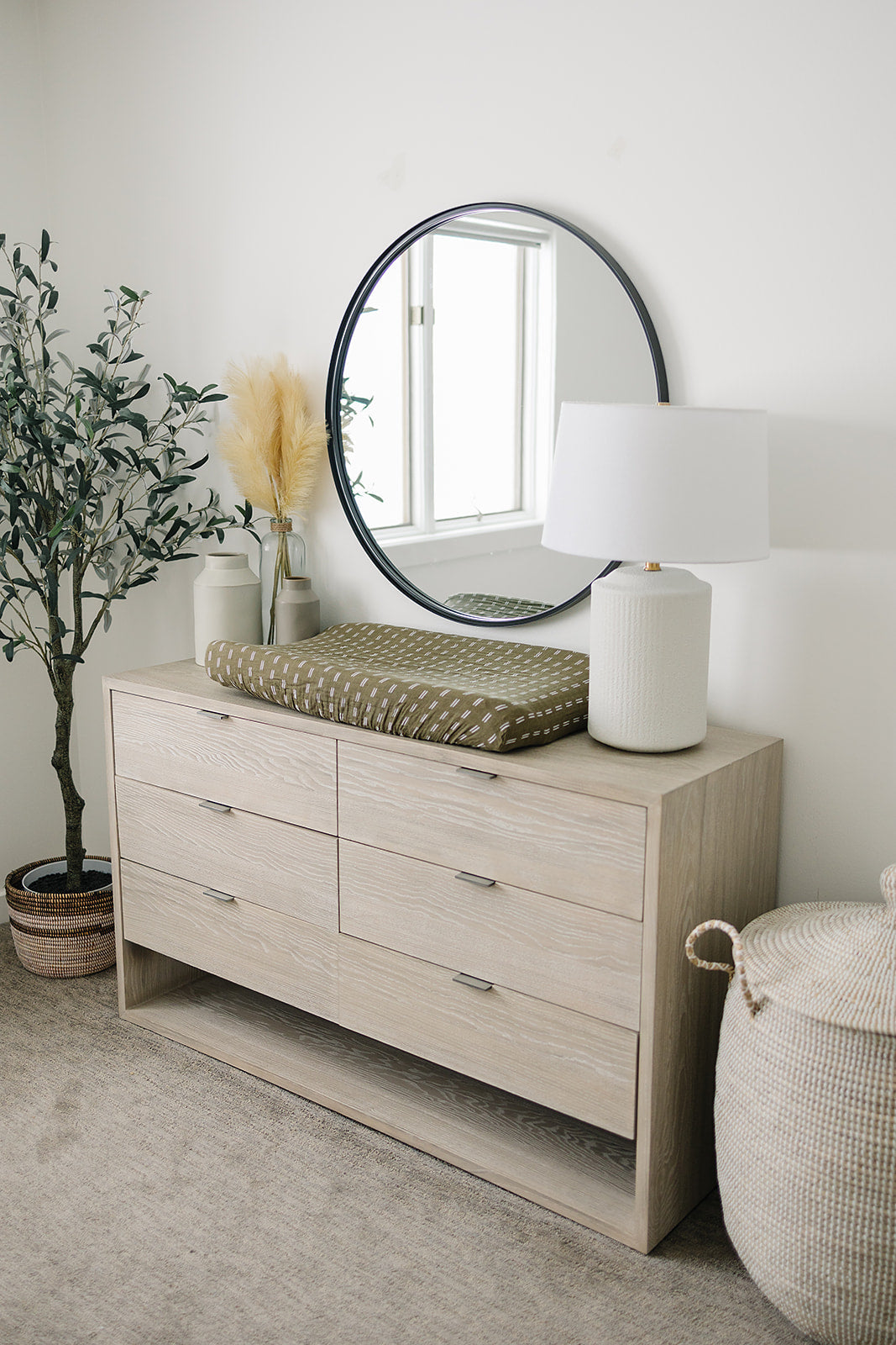 muslin changing pad cover // olive strokes