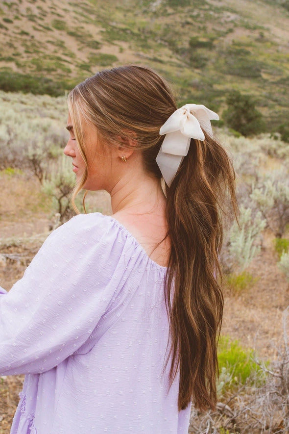 bow banana claw hair clip // cream