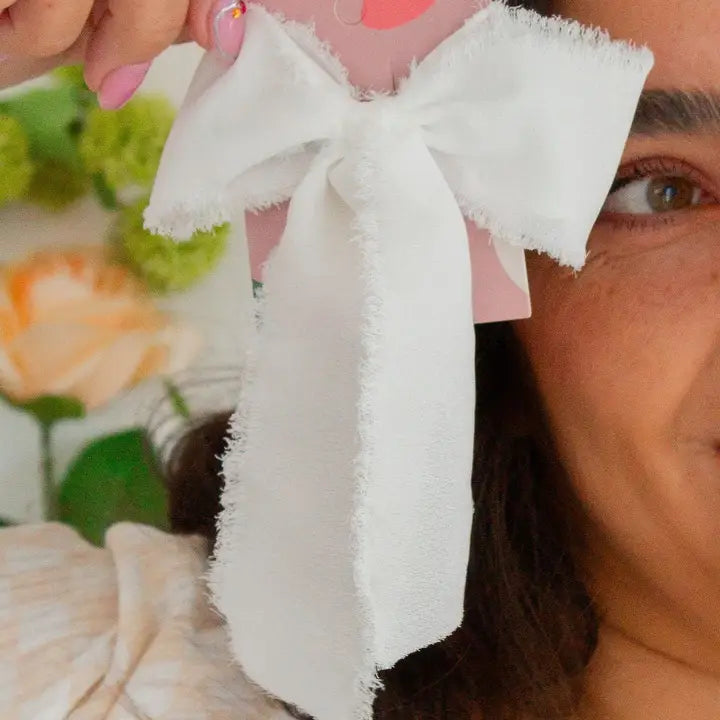 frayed edge bow clip // white