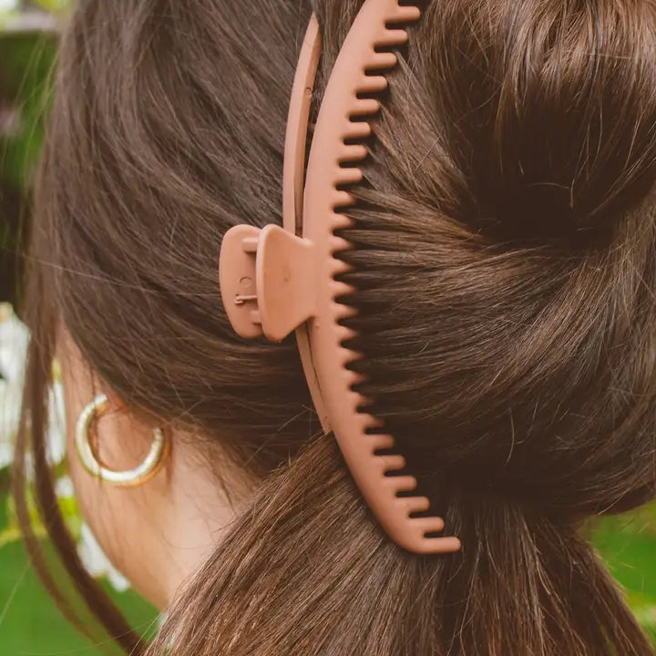 french twist claw clip // brown