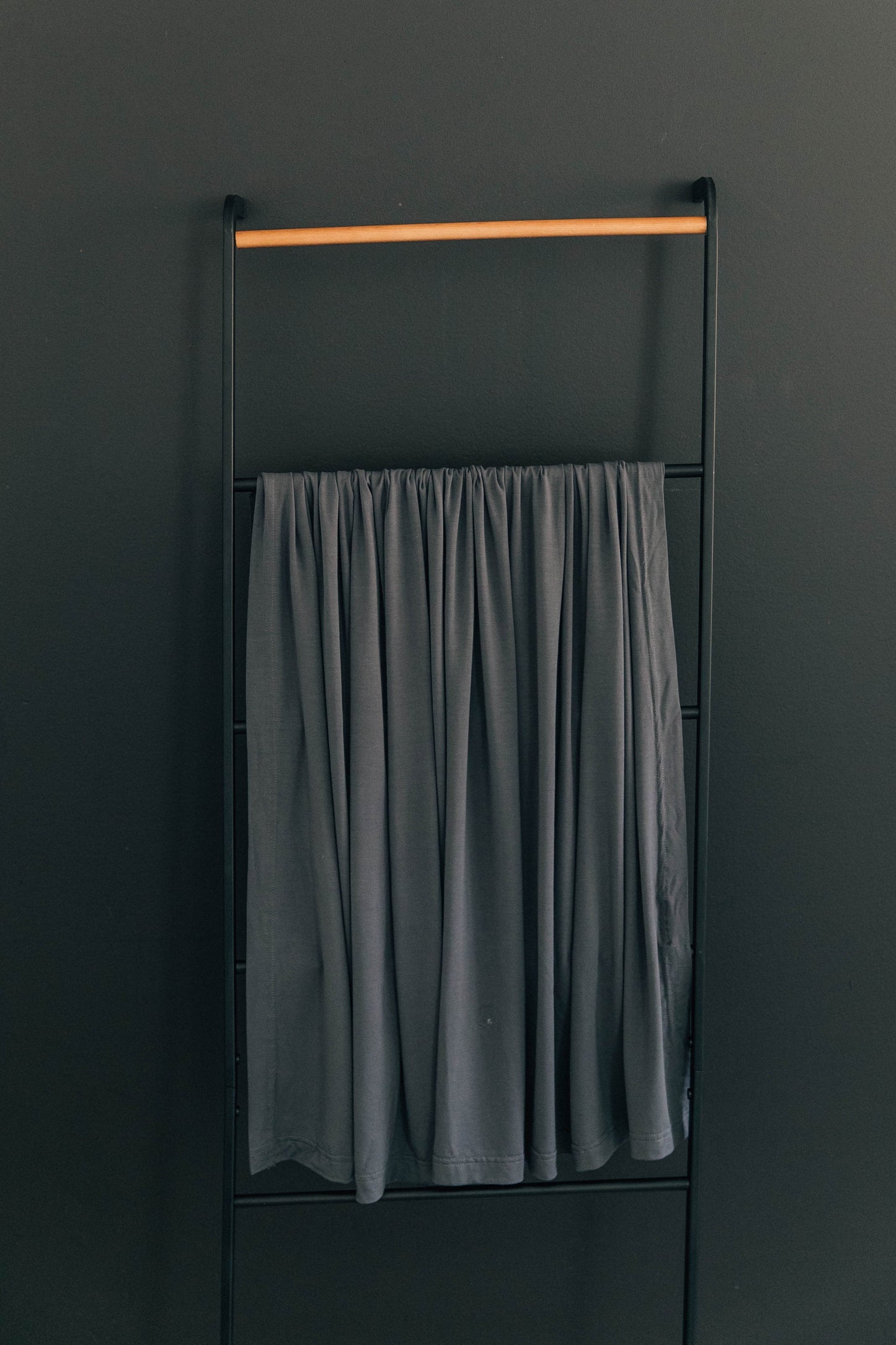 bamboo stretch swaddle // charcoal