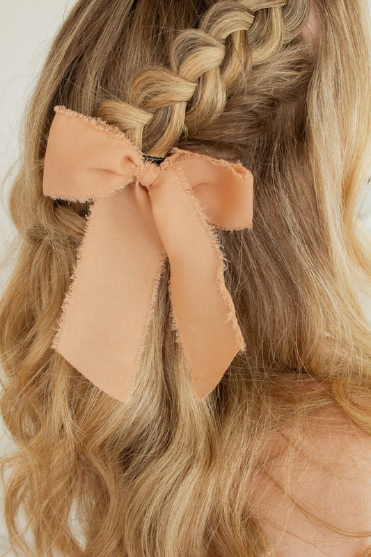 frayed edge bow clip // tan