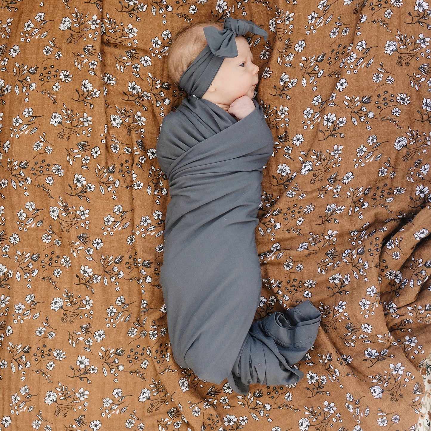 bamboo stretch swaddle // charcoal