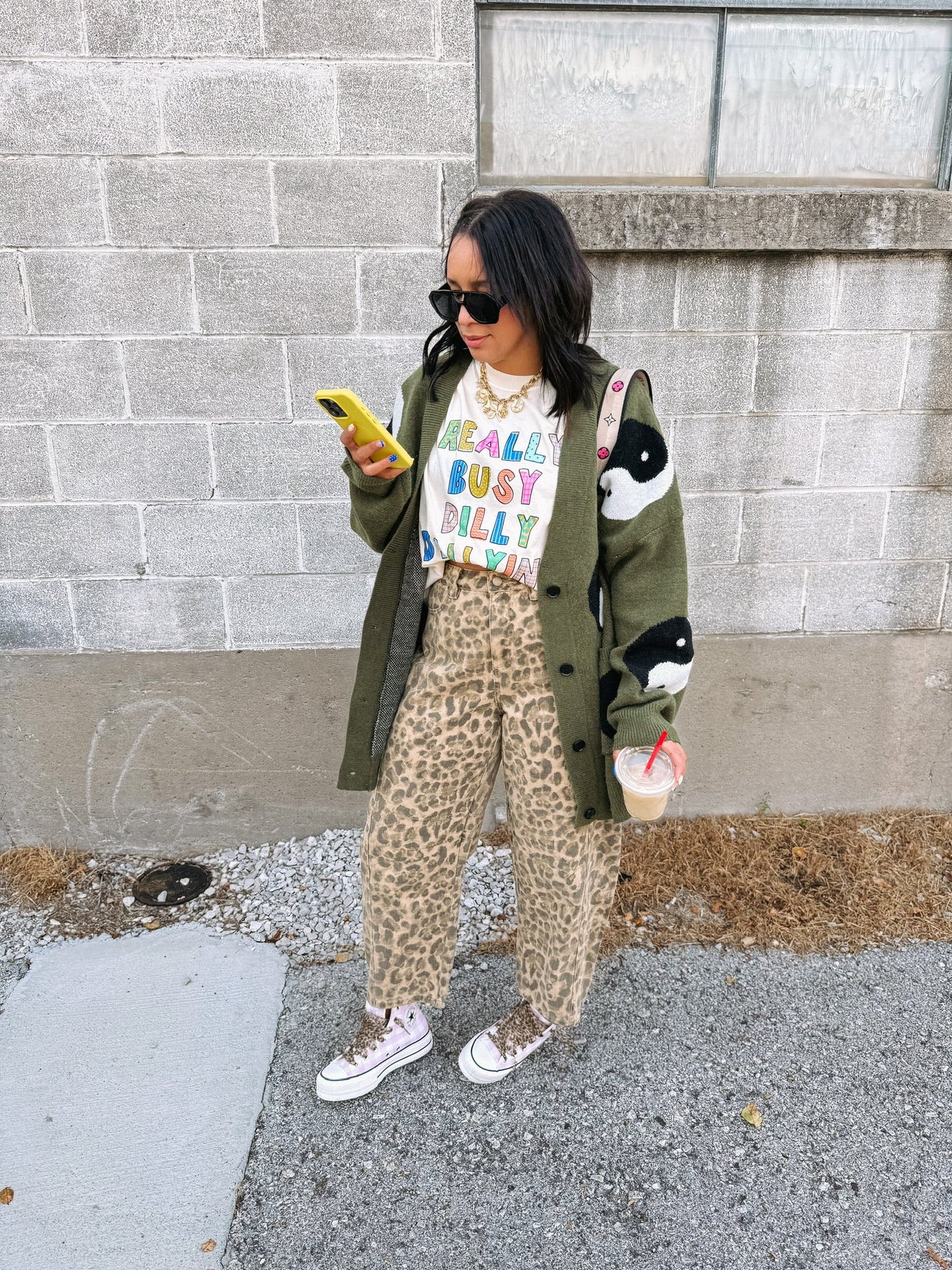 really busy dilly dallying graphic tee // women's