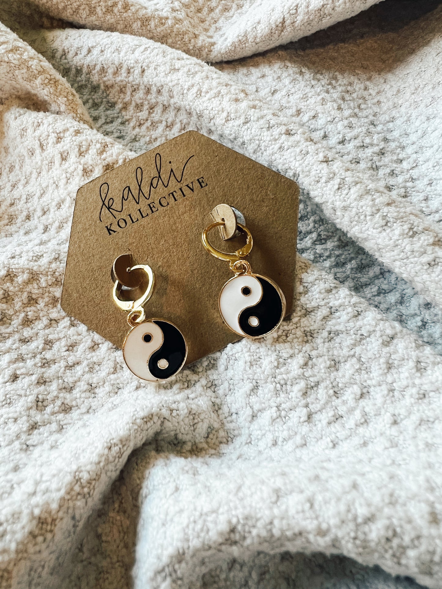 SYDNEY // yin yang huggies