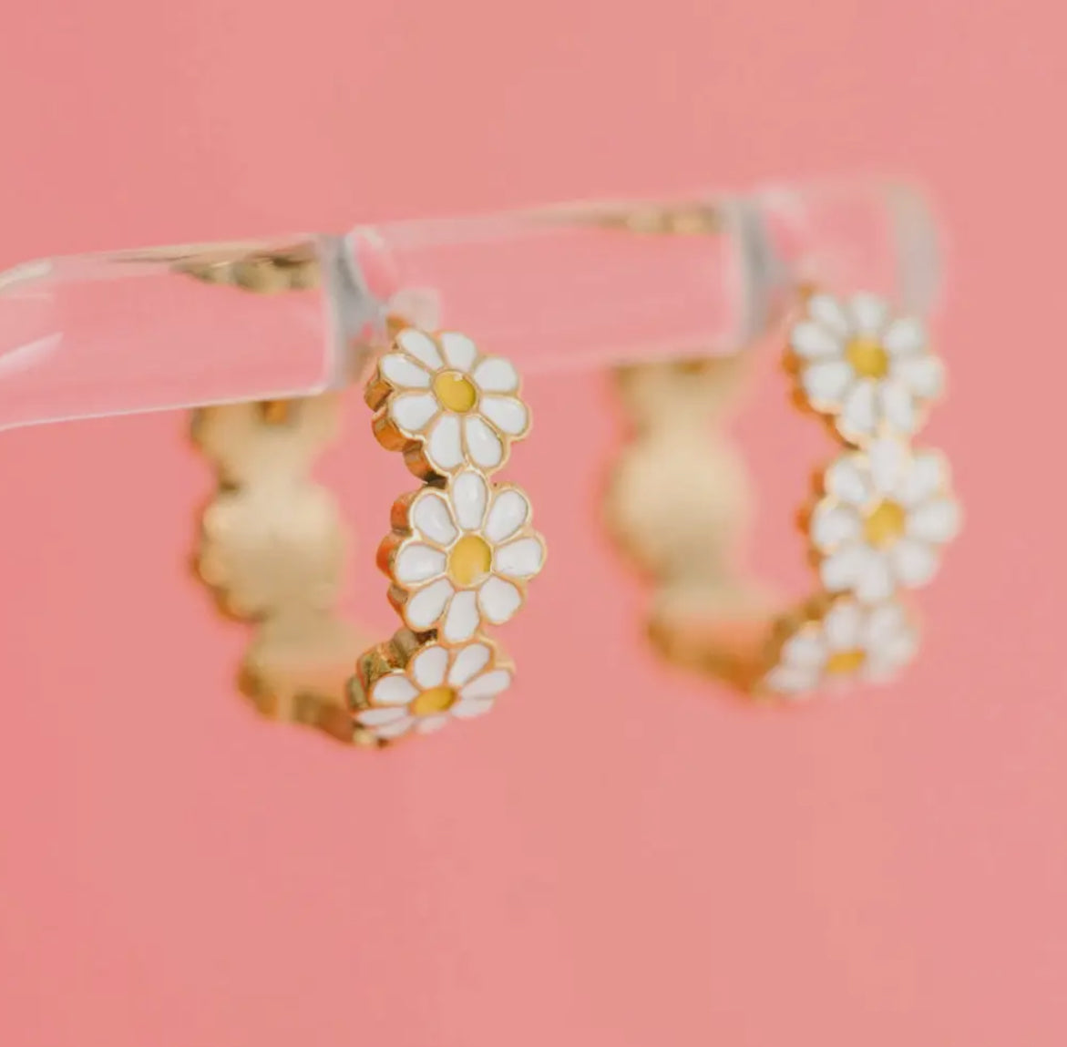 daisy huggies // 18k gold