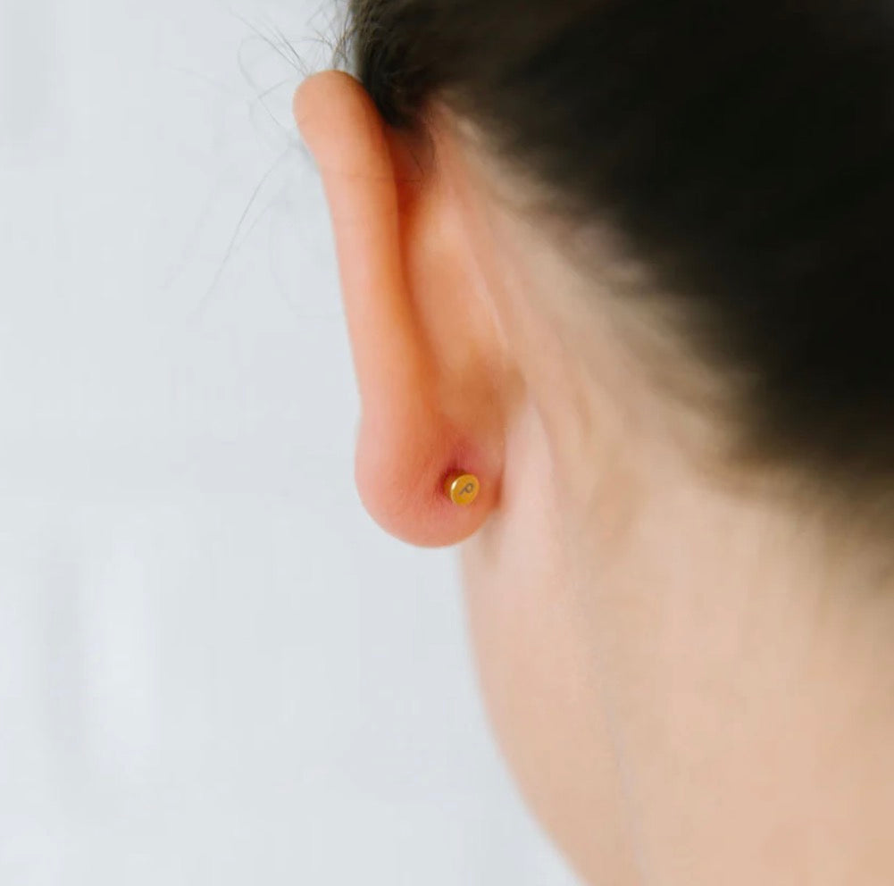 18k gold flat back studs // gold sign language i love you