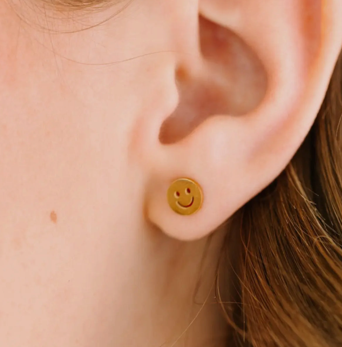 smiley face flat back studs // 18k gold