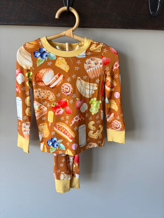 inside a toddler’s tummy bamboo pajamas // LONG-SLEEVE TOP + PANTS SET