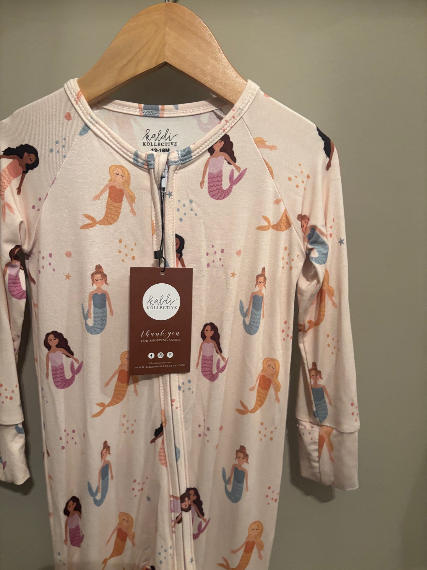 mermaid dreams bamboo pajamas // ZIPPY or SHORT SLEEVE AND SHORTS SET