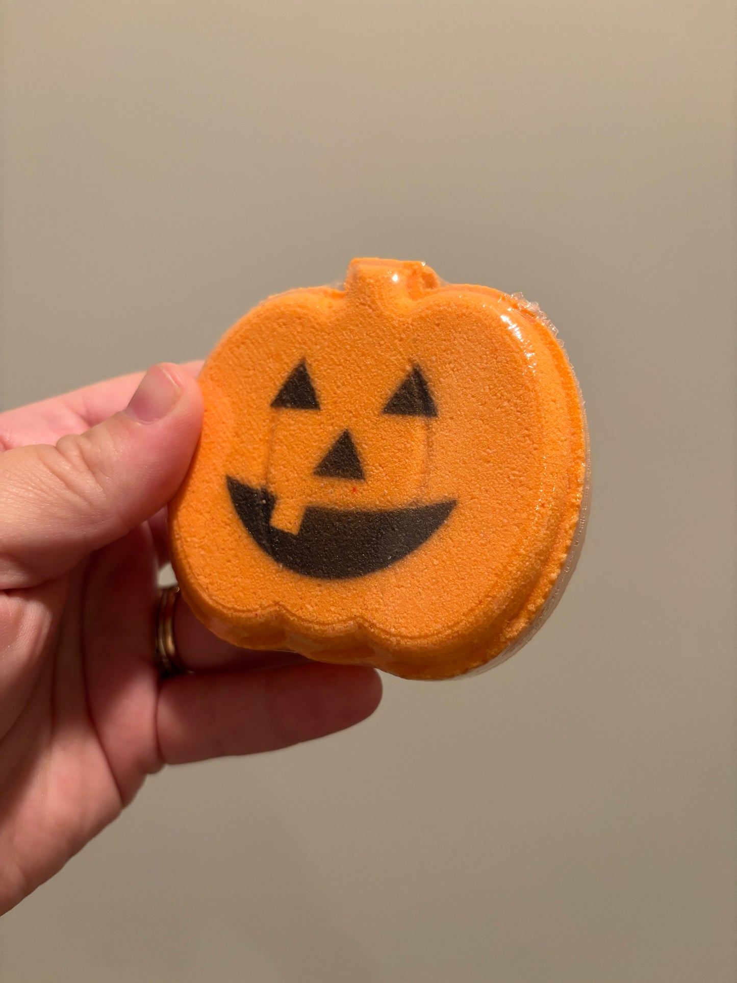 jack o lantern bath bomb