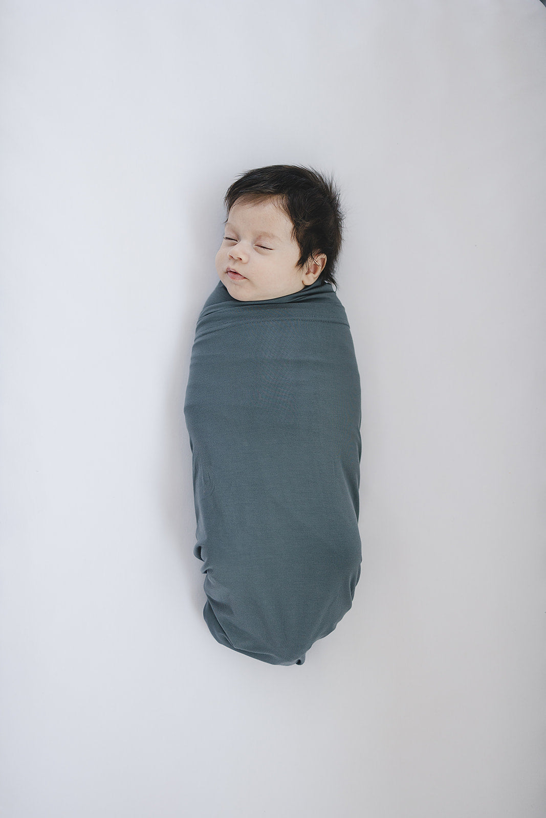 bamboo stretch swaddle // charcoal