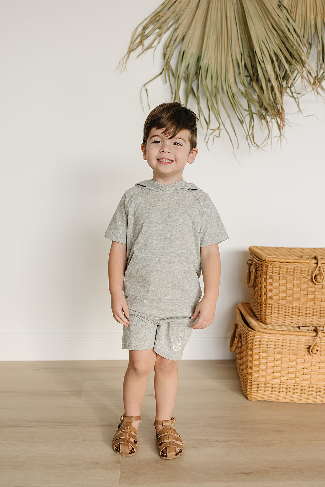 heather grey hooded tee