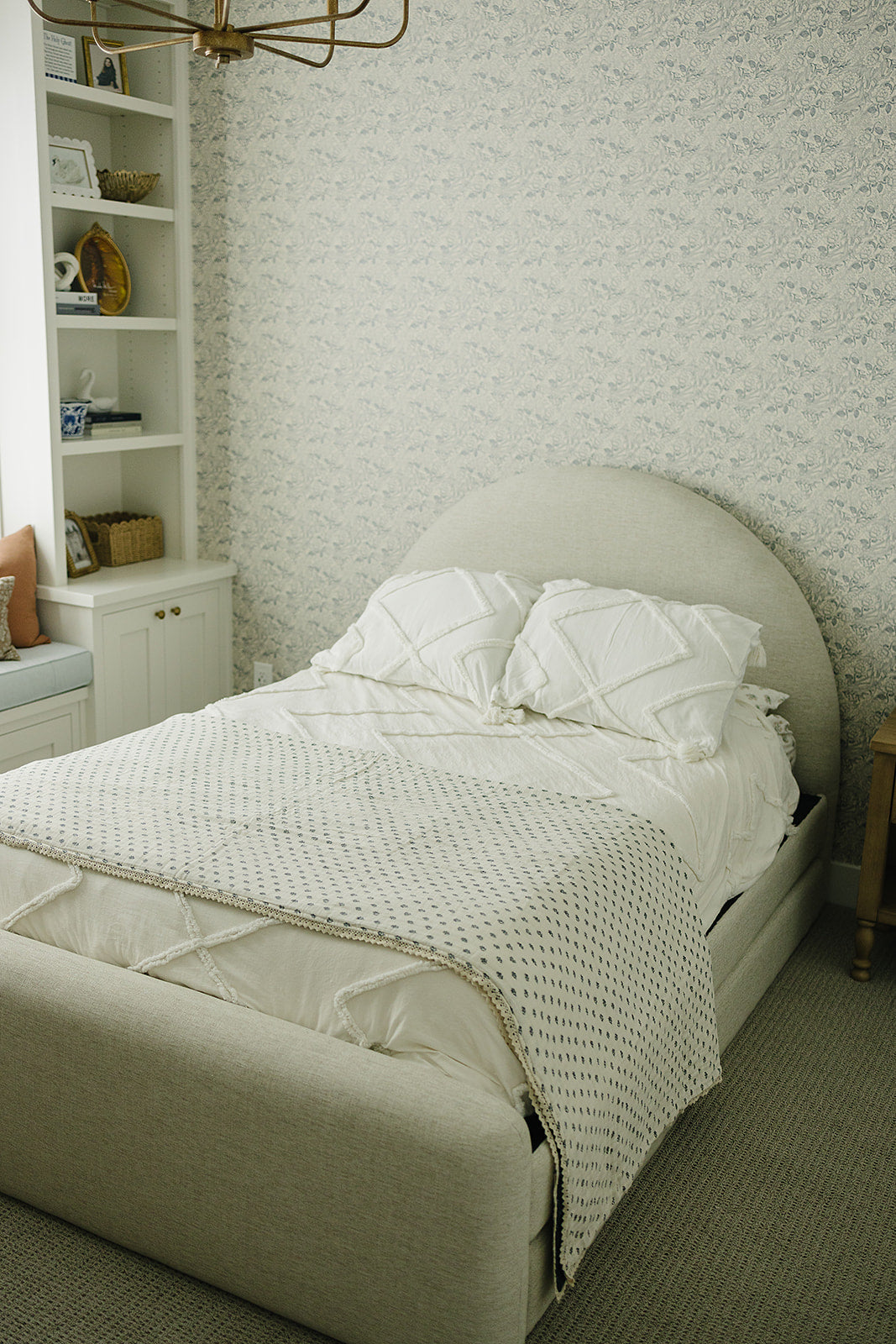 lace twin muslin quilt // navy berry + cream berry