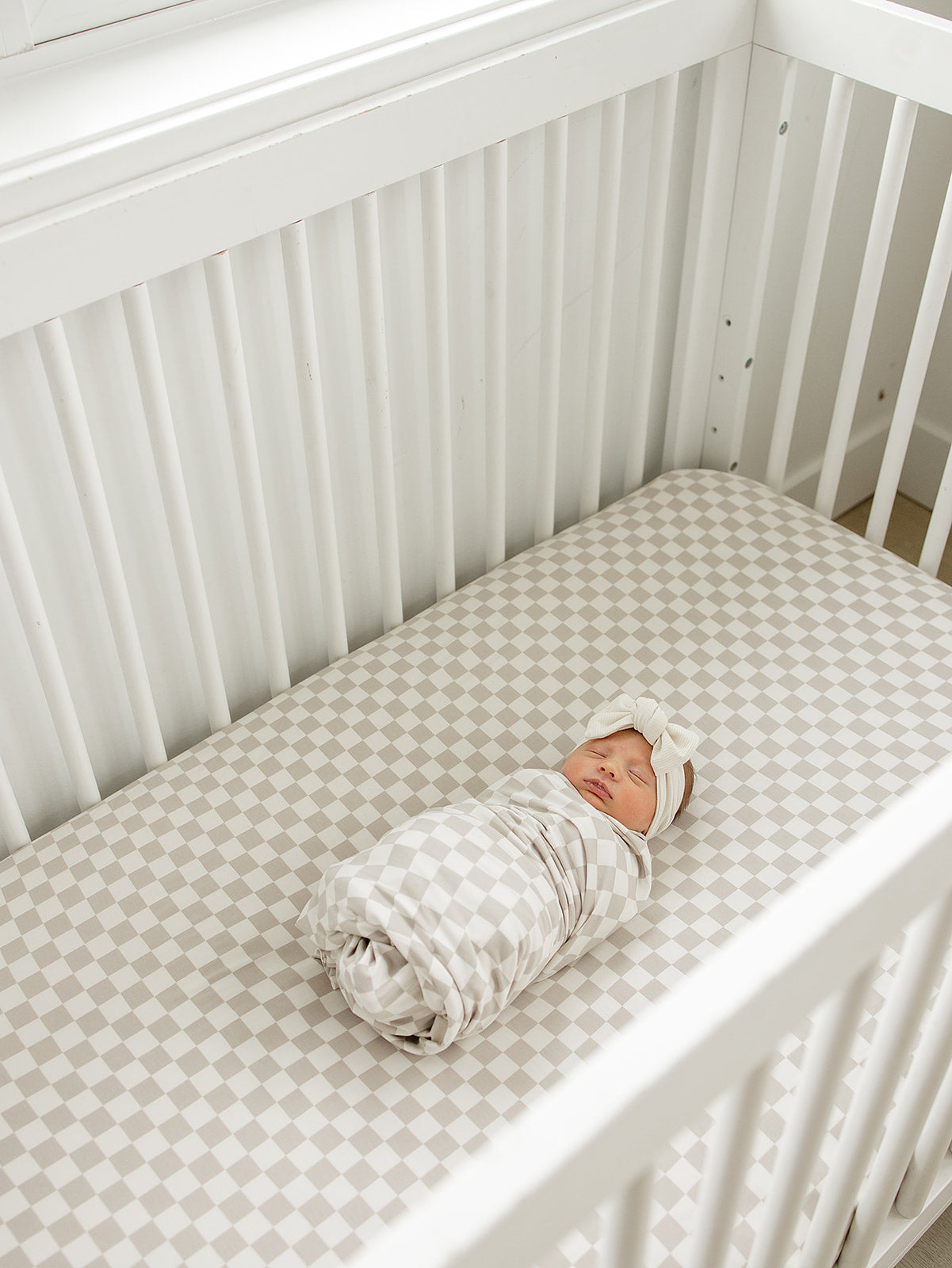 bamboo stretch crib sheet // taupe checkered