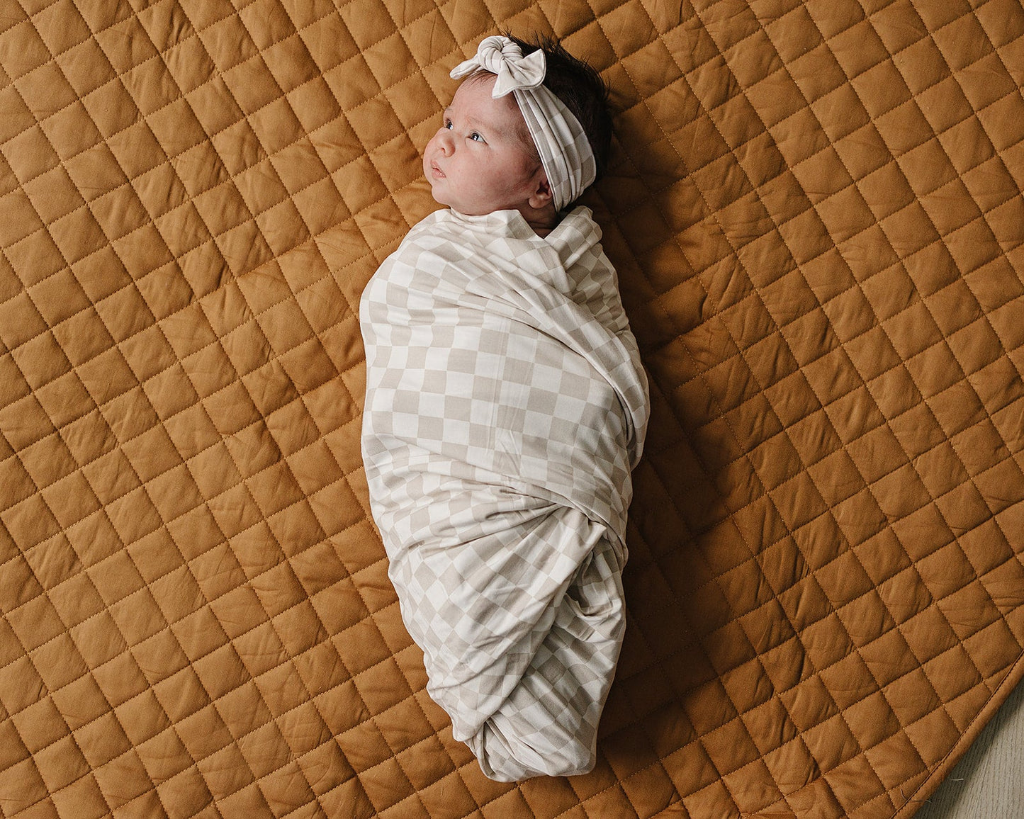 bamboo stretch swaddle // taupe checkered