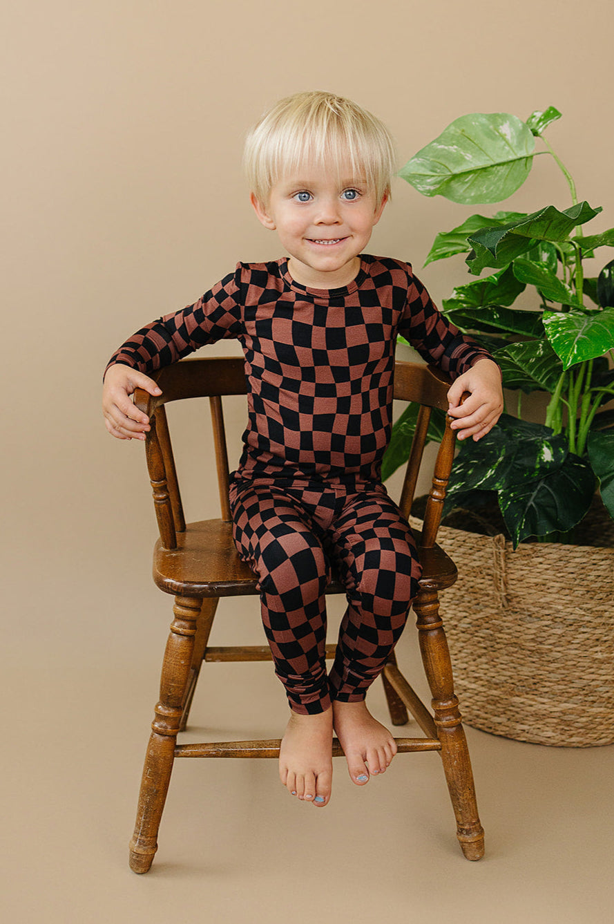 chocolate wavy checkered bamboo pajamas // LONG-SLEEVE TWO-PIECE SET