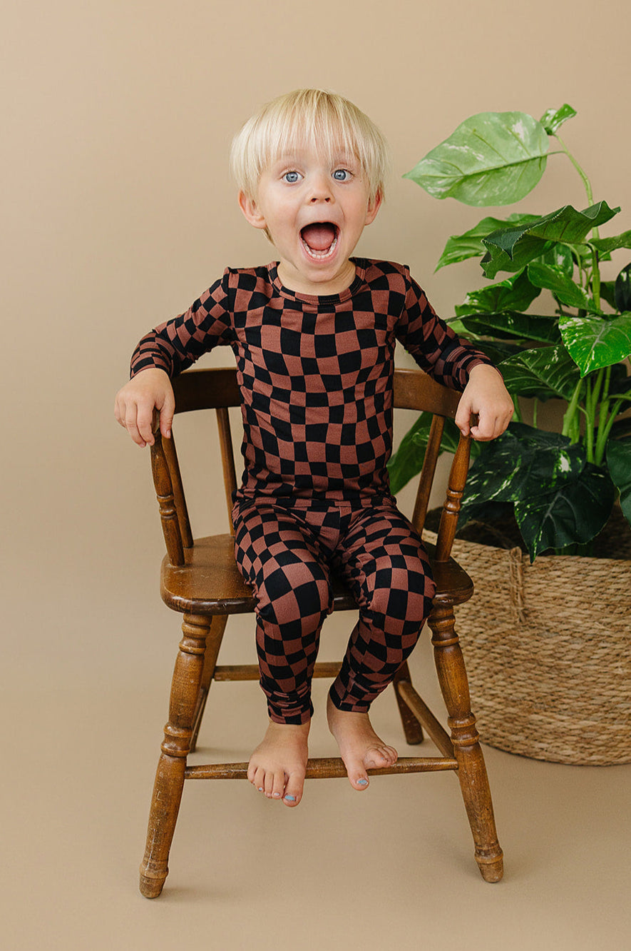 chocolate wavy checkered bamboo pajamas // LONG-SLEEVE TWO-PIECE SET