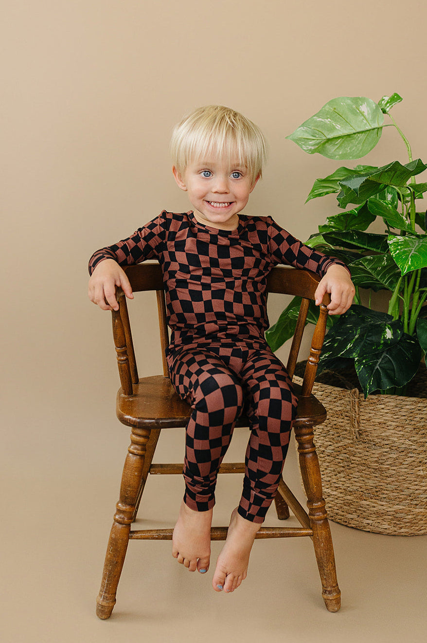 chocolate wavy checkered bamboo pajamas // LONG-SLEEVE TWO-PIECE SET
