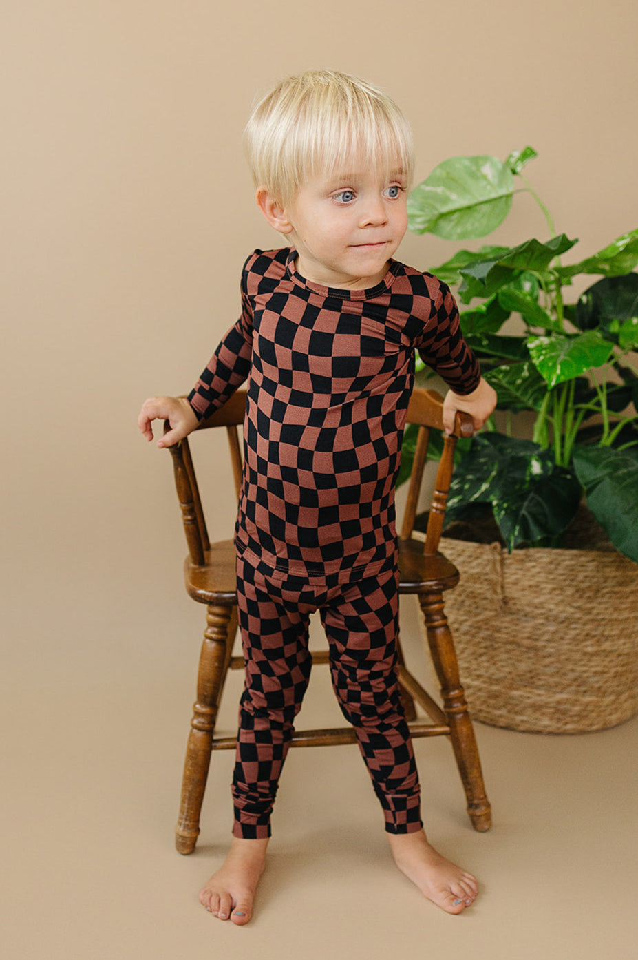 chocolate wavy checkered bamboo pajamas // LONG-SLEEVE TWO-PIECE SET